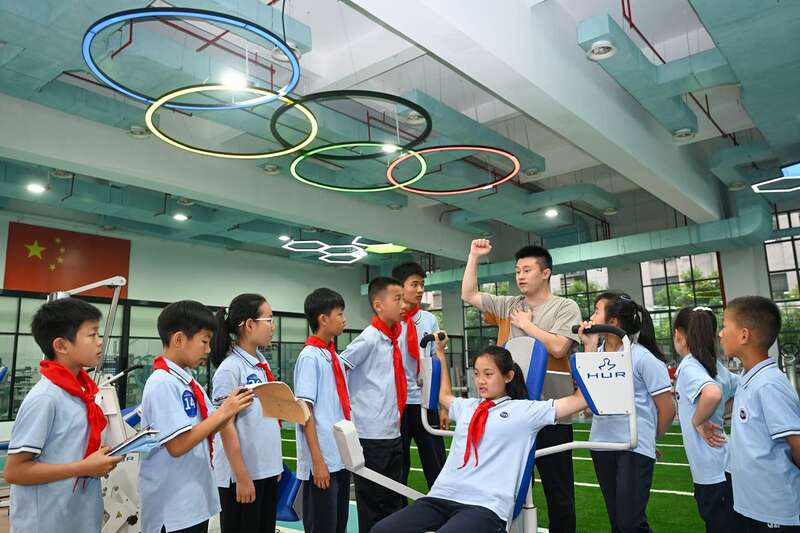 威廉希尔WilliamHill小学生参与体育科普活动(图3)