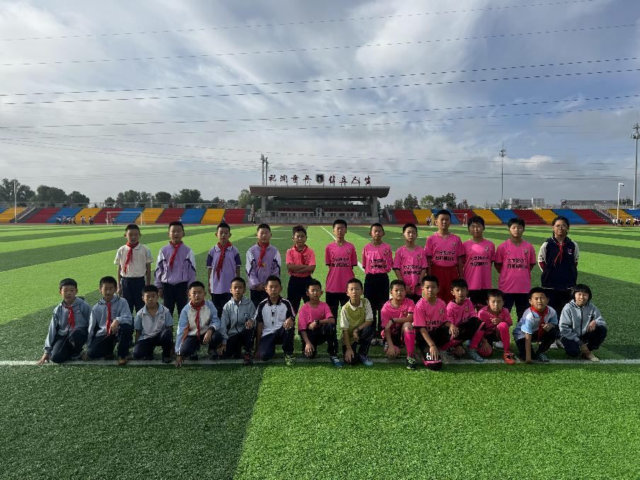 足球为媒让萌娃的体育梦熠熠生辉(图2)