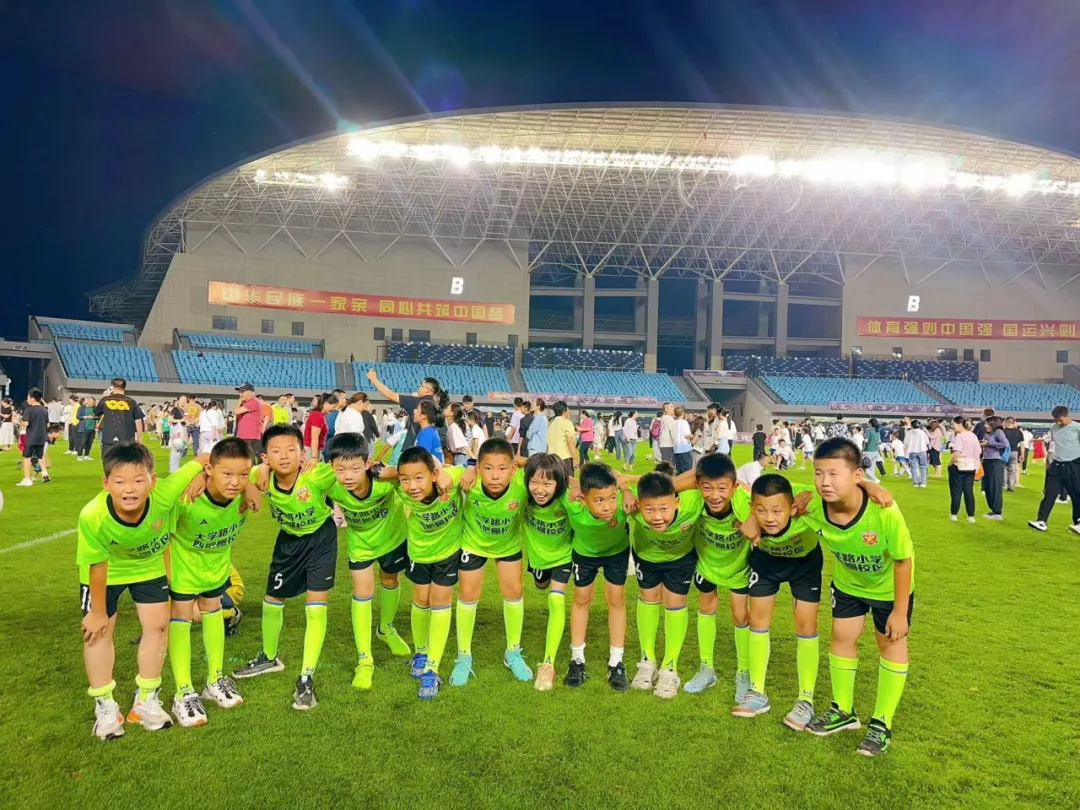 足球为媒让萌娃的体育梦熠熠生辉(图4)