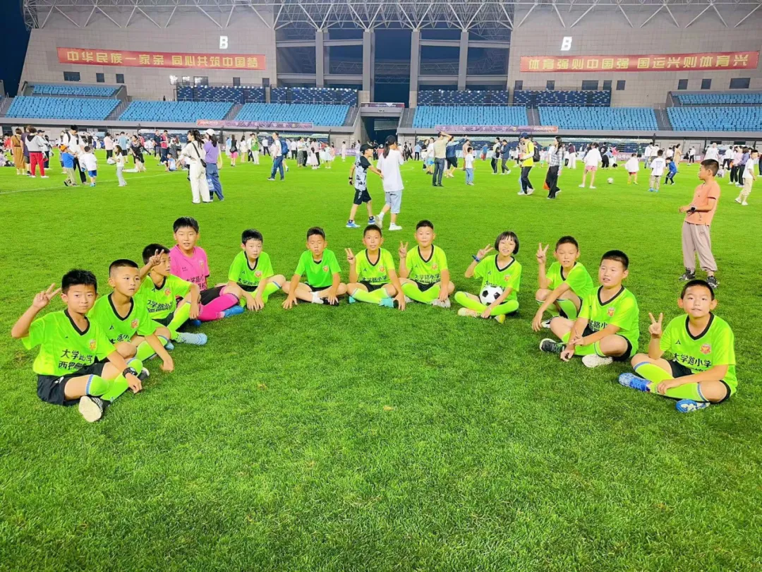 足球为媒让萌娃的体育梦熠熠生辉(图5)