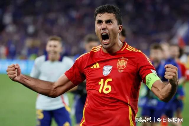 WilliamHill欧洲足球传闻：桑乔滕哈格达二人达成和解皇马挖角曼城核心遭拒(图4)