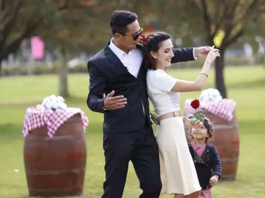 专访安WilliamHill娜：刘烨亲自指导表演《犹太城》诺一痴迷足球(图2)