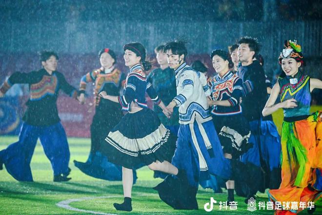 威廉希尔WilliamHill178万人围观！“抖音足球嘉年华”淘汰赛开战火把节将过“足”瘾！(图3)
