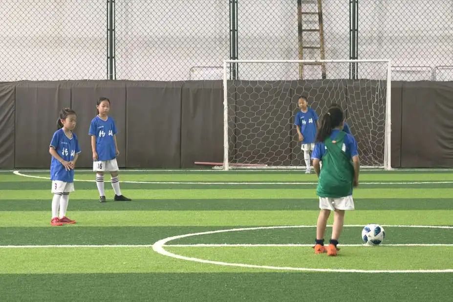 从绿茵场到教练席！原中国女足队长浦玮的足球梦在杨浦少体校延续(图4)