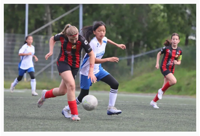 WilliamHill江西定南女足获瑞典“哥德堡杯”世界青少年足球竞锦标赛季军(图6)