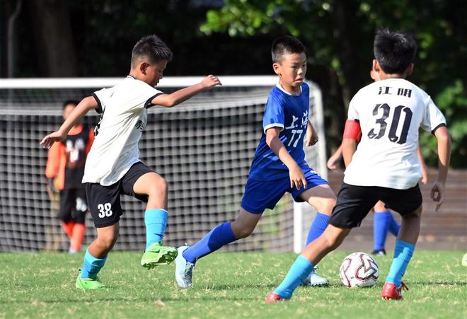 足球小将集结！2024长三角青少年足球邀请赛（上海杨浦）揭幕12强U11逐梦绿茵场(图3)