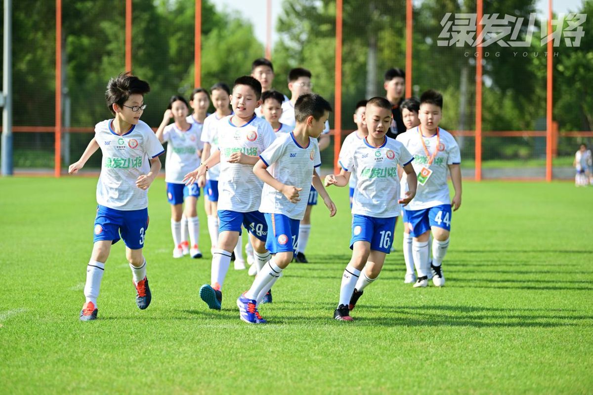 少年强则中国强！2024绿发小将足校夏令营结营中国绿发助力青少年足球人才培养(图3)