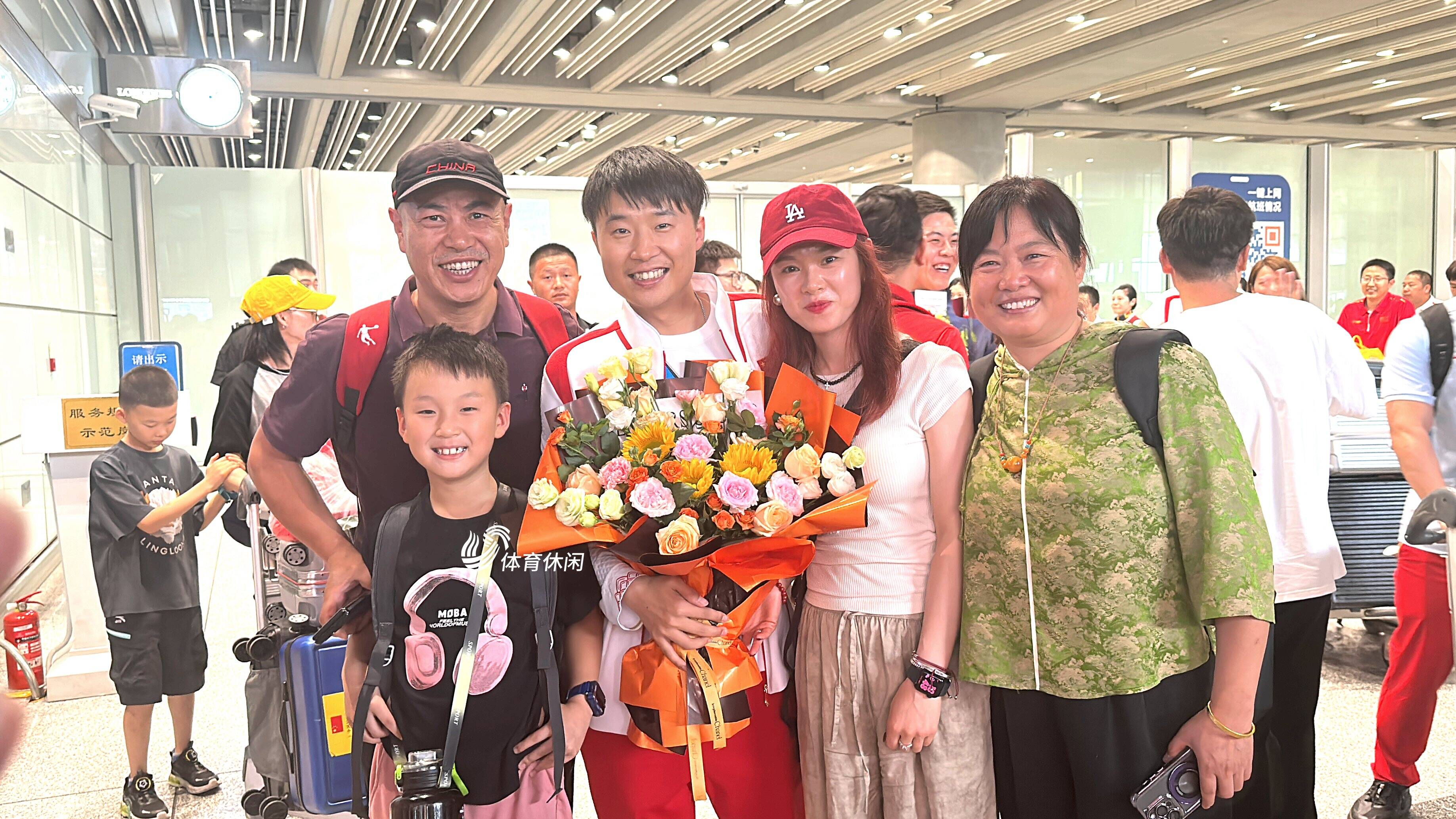 威廉希尔WilliamHill奥运冠军李越宏凯旋以冠军激励年轻一代弘扬中华体育精神(图1)