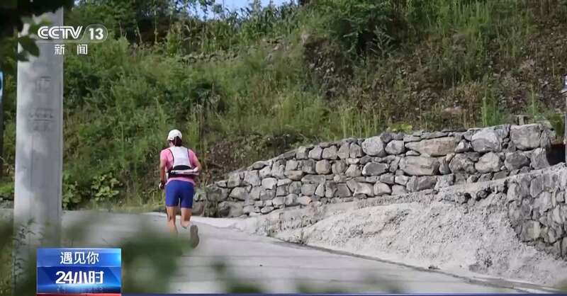 “人生就像一座座高山要不停去翻越”她一路奔跑痛并快乐着(图21)