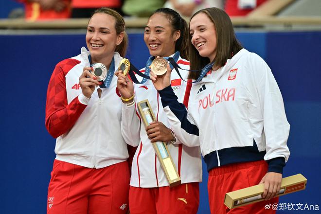 WilliamHill用实力打服世界第一!对手主动约郑钦文一起训练奥运夺金身份暴涨(图2)