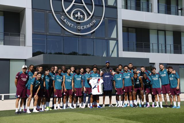 杜兰特入股大巴黎NBA球星收购足球队成风(图1)