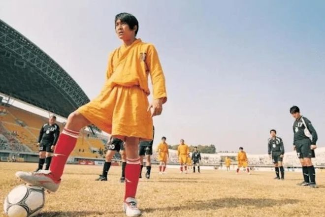 王晶爆周星驰一意孤行令《少林足球》未在内地上映！(图2)