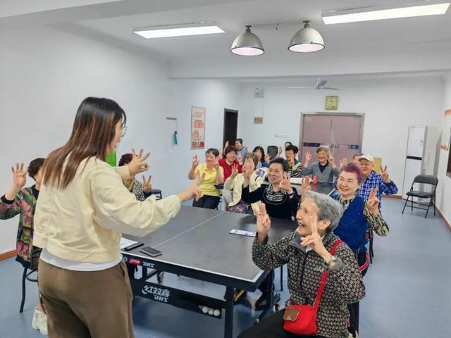 威廉希尔街道健康训练营也有“黑科技”居民健康养老有保障(图2)