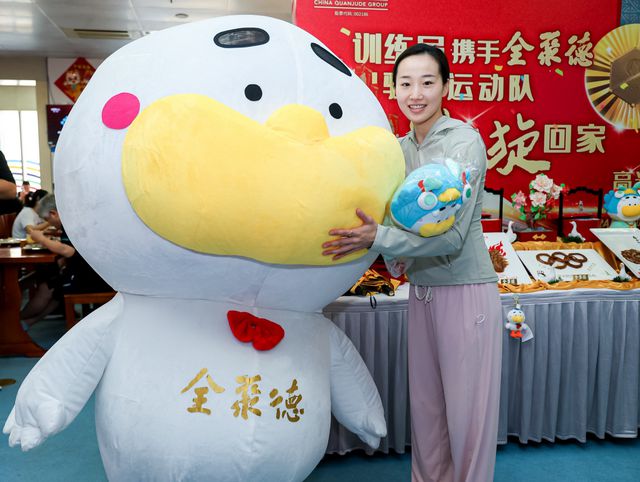 全聚德威廉希尔“味”奥运喝彩北京烤鸭香飘训练局运动员餐厅(图3)