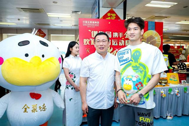 全聚德威廉希尔“味”奥运喝彩北京烤鸭香飘训练局运动员餐厅(图5)