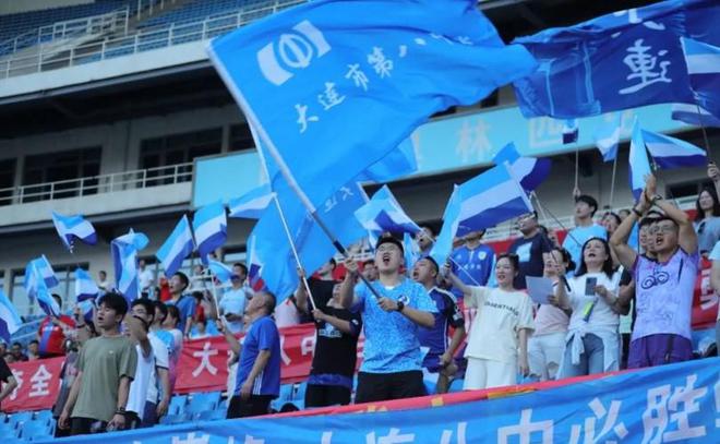 全国高中青少年校园足球联赛决赛：大连八中夺冠南昌二中亚军(图2)