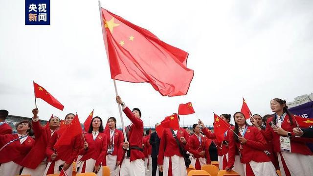 从孤军奋战到挑战不可能《百年中国体育图鉴》致敬中国体育崛起之路(图2)