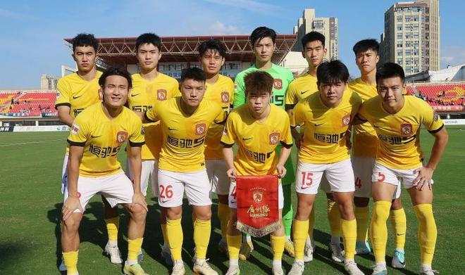 恭喜！中国足球传来好消息：广州队做出正确决定球迷齐声点赞(图2)
