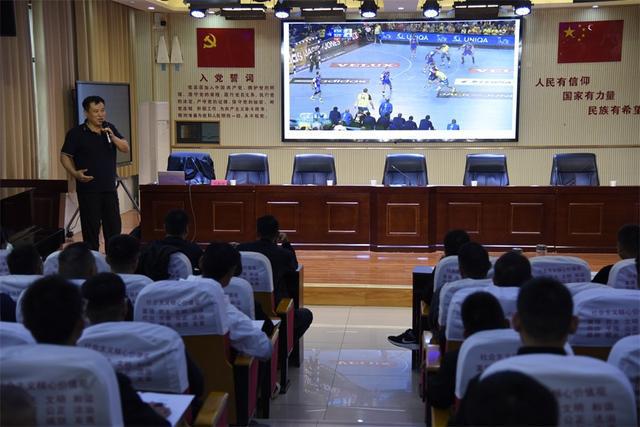 “国手”助阵“小球”出彩——定远县手球教练员、裁判员培训班成功举办(图3)