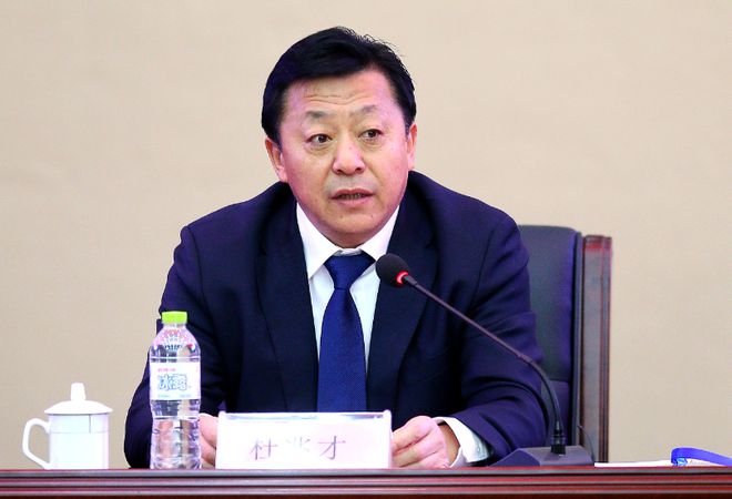 中国足球好消息高洪波和孙雯获重用中超如期开赛球迷兴奋！(图1)