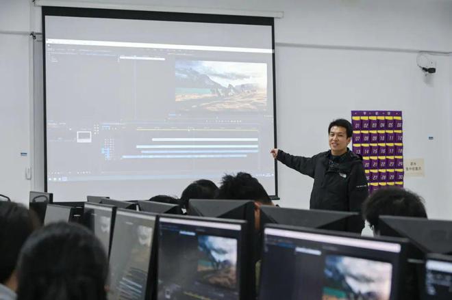 制作掐丝珐琅、练瑜伽、拍摄微电影……这样硬核又有趣的选修课到底谁在上啊！！！(图8)