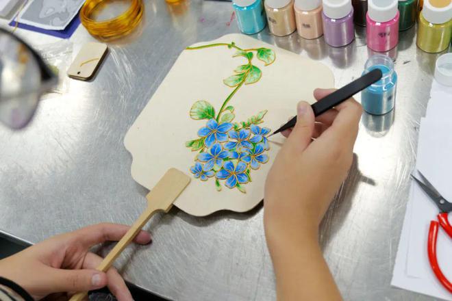 制作掐丝珐琅、练瑜伽、拍摄微电影……这样硬核又有趣的选修课到底谁在上啊！！！(图3)