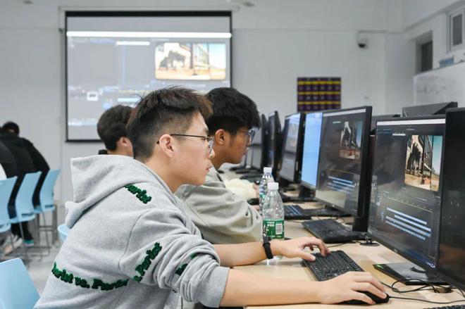 制作掐丝珐琅、练瑜伽、拍摄微电影……这样硬核又有趣的选修课到底谁在上啊！！！(图9)