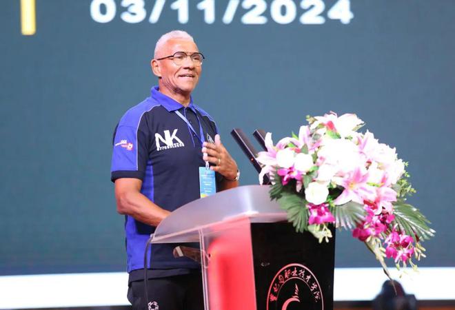 相约魅力足球共铸中英友谊丨绿茵场上的国际盛宴与文化交融在中国匠谷·曹妃甸职业技术学院精彩上演(图10)
