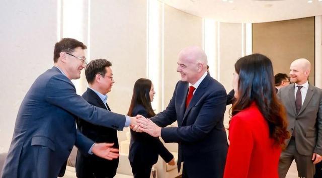 国际足联主席：中国足球需改变到世界顶级位置中国可成为任何一届世界杯最佳东道主(图1)