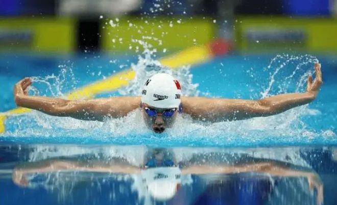 美国游泳队脸紫原因如今孙杨进行了回应直接上WilliamHill了热搜(图2)