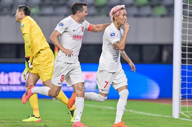 羡慕落选国足韦世豪解锁人生新角色面试第一名保送华中科技大学(图3)