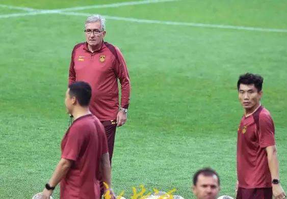 伊万有望留任！媒体爆料：国足换帅不是足协层面能完全决定的！(图4)