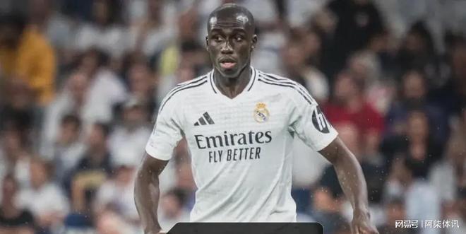 9月25日足坛转会热点①-什琴斯尼乔戈麦斯费兰门迪诺伊尔贝尔(图2)