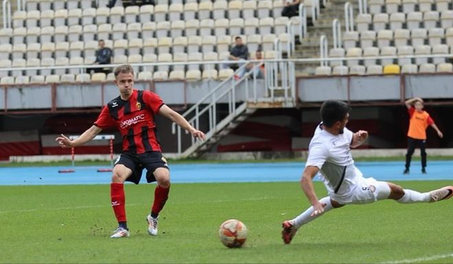 今日大连足球动态！三级联赛准入开启罗伯森老东家观赛！(图6)