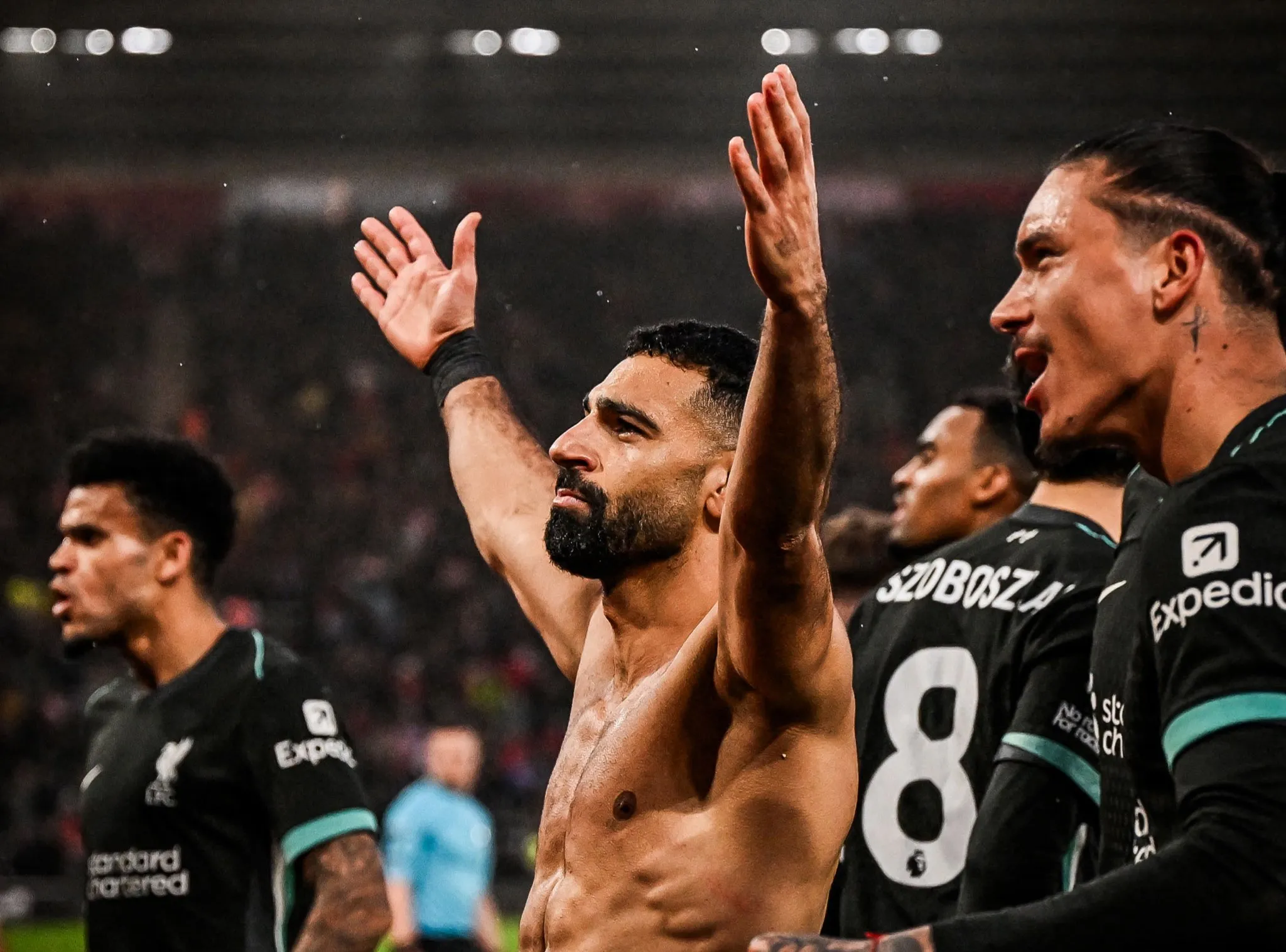 流言板]巴黎与萨拉赫正谈判明夏免签加盟他近期对加盟持开放态度(图1)