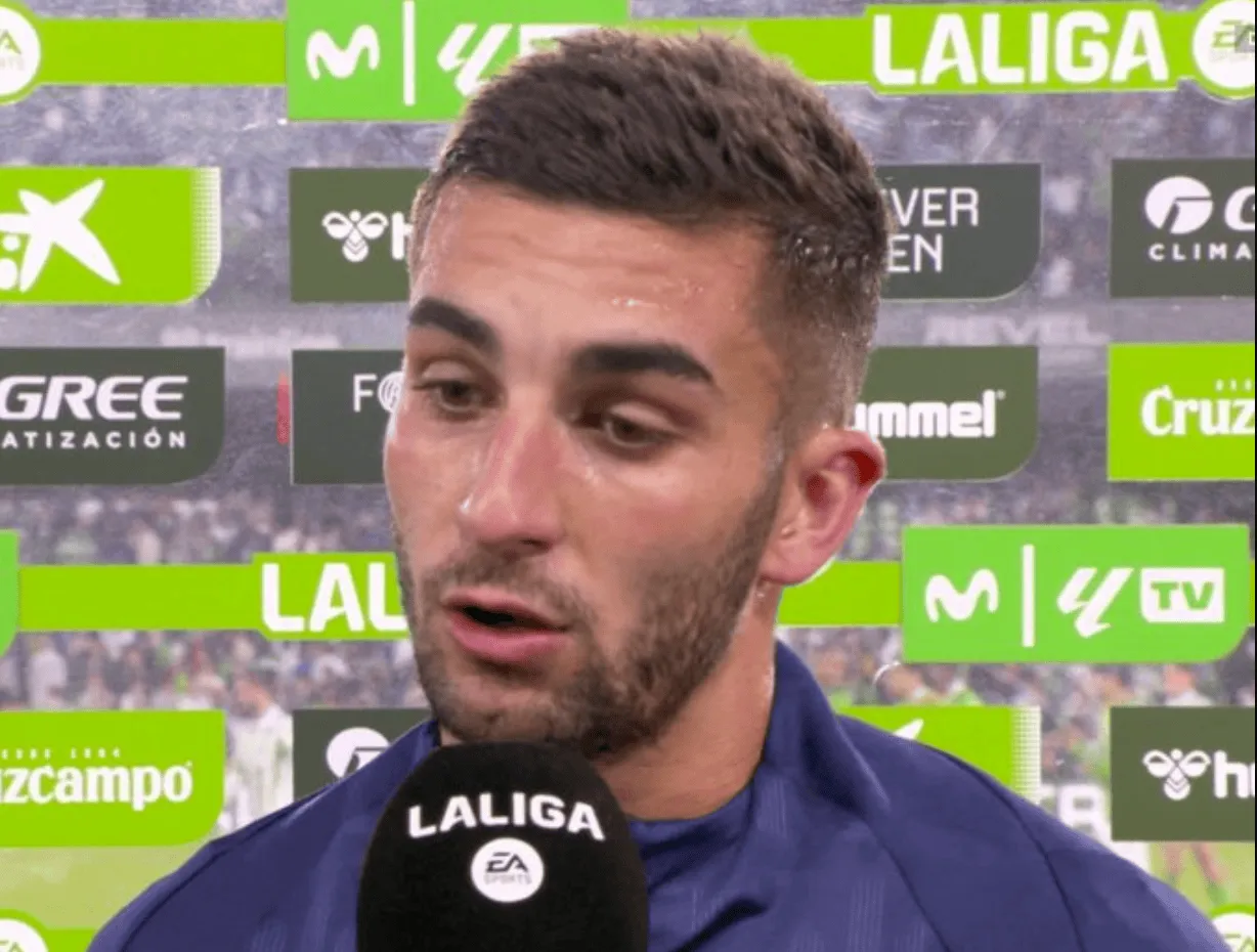 流言板]费兰：如果巴萨表现更好也就不用纠结争议点球了(图1)