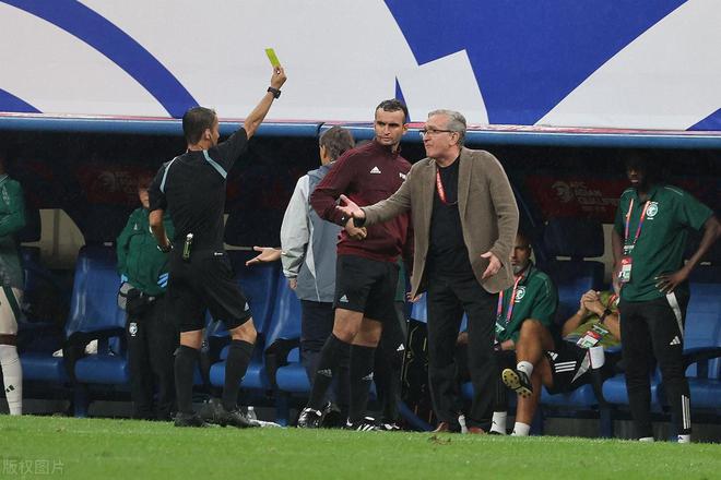 世界足坛关注国足！昔日亚洲一流如今垫底假球横行低谷还没到(图2)