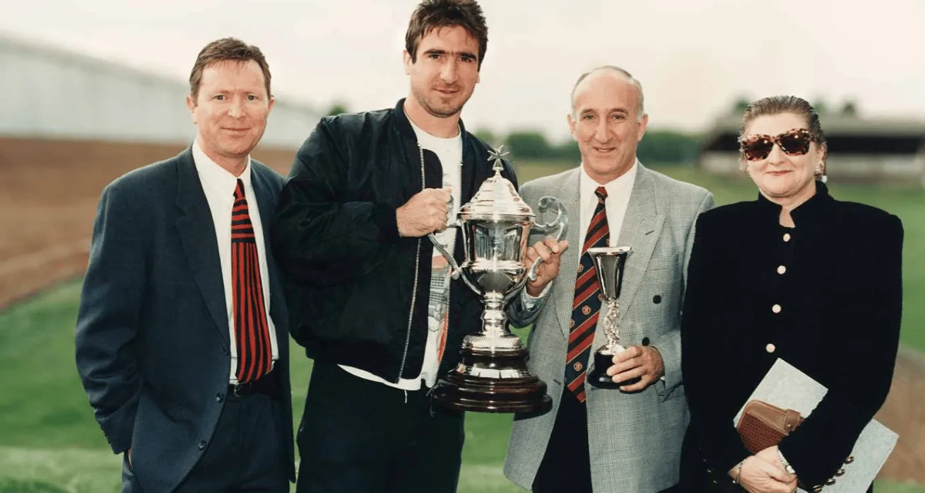 流言板]曼联：66岁马耳他球迷格兰维尔获本年度斯特灵球迷奖(图1)