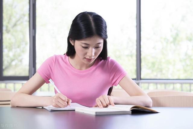 这才是真实的二建备考非工程小白上岸强度25年这样学稳了！(图2)