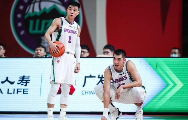 今晚！CBA战2场郭艾伦伤停广州男篮VS山西央视直播山东德比(图4)