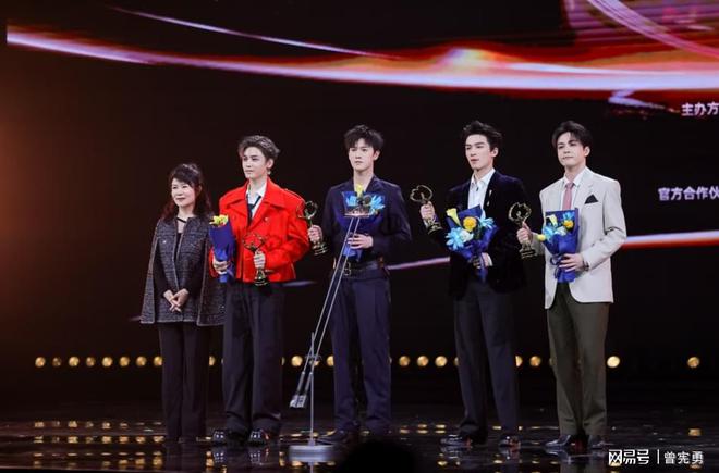 亲历精彩纷呈的2024微博之夜“互联网春晚”引发全网岁末狂欢(图4)