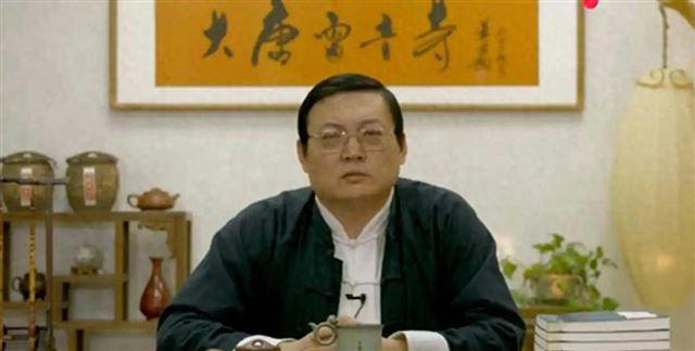 “一代铁嘴”梁宏达从大火到“销声匿迹”惨淡的结局早已注定(图1)