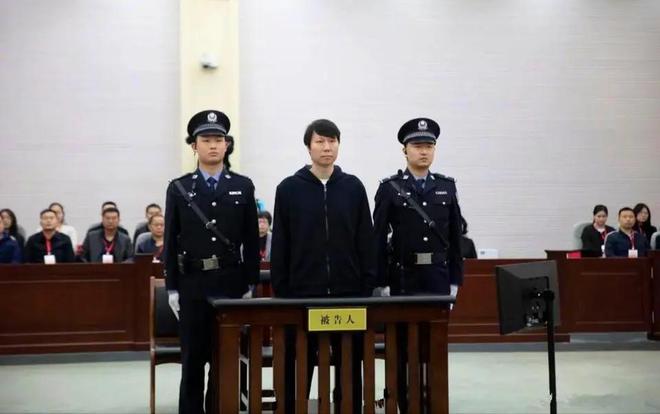 大结局！今天上午9点李铁判了20年一脸绝望(图4)