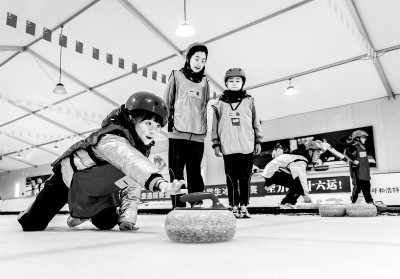 威廉希尔深耕校园沃土让冰雪运动的种子茁壮成长(图2)