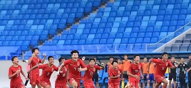 威廉希尔WilliamHill2-1！中国男足U16逆转对手赢球！(图3)