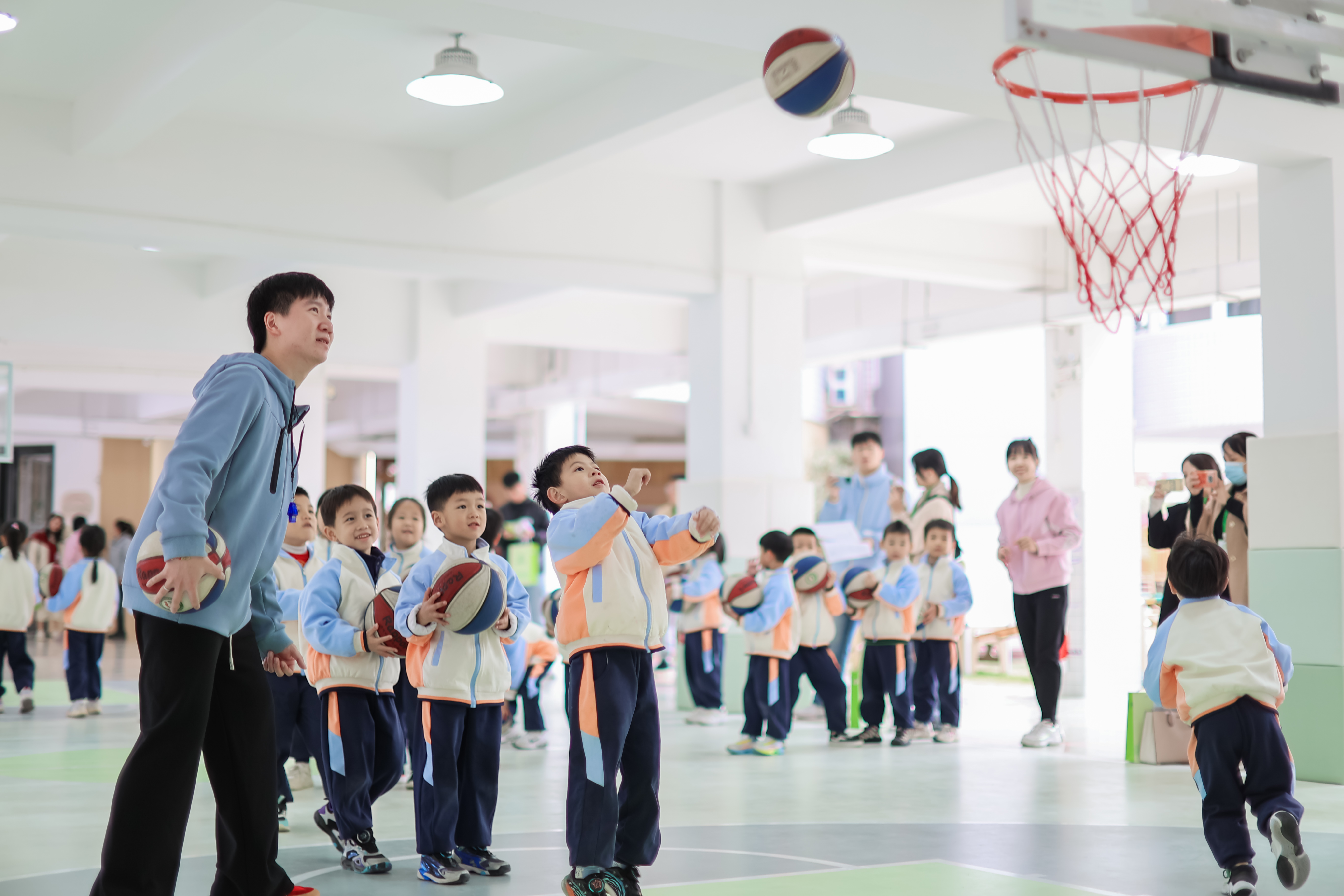 晋江实WilliamHill幼：打造“运动即课程环境即教育”独特生态(图2)