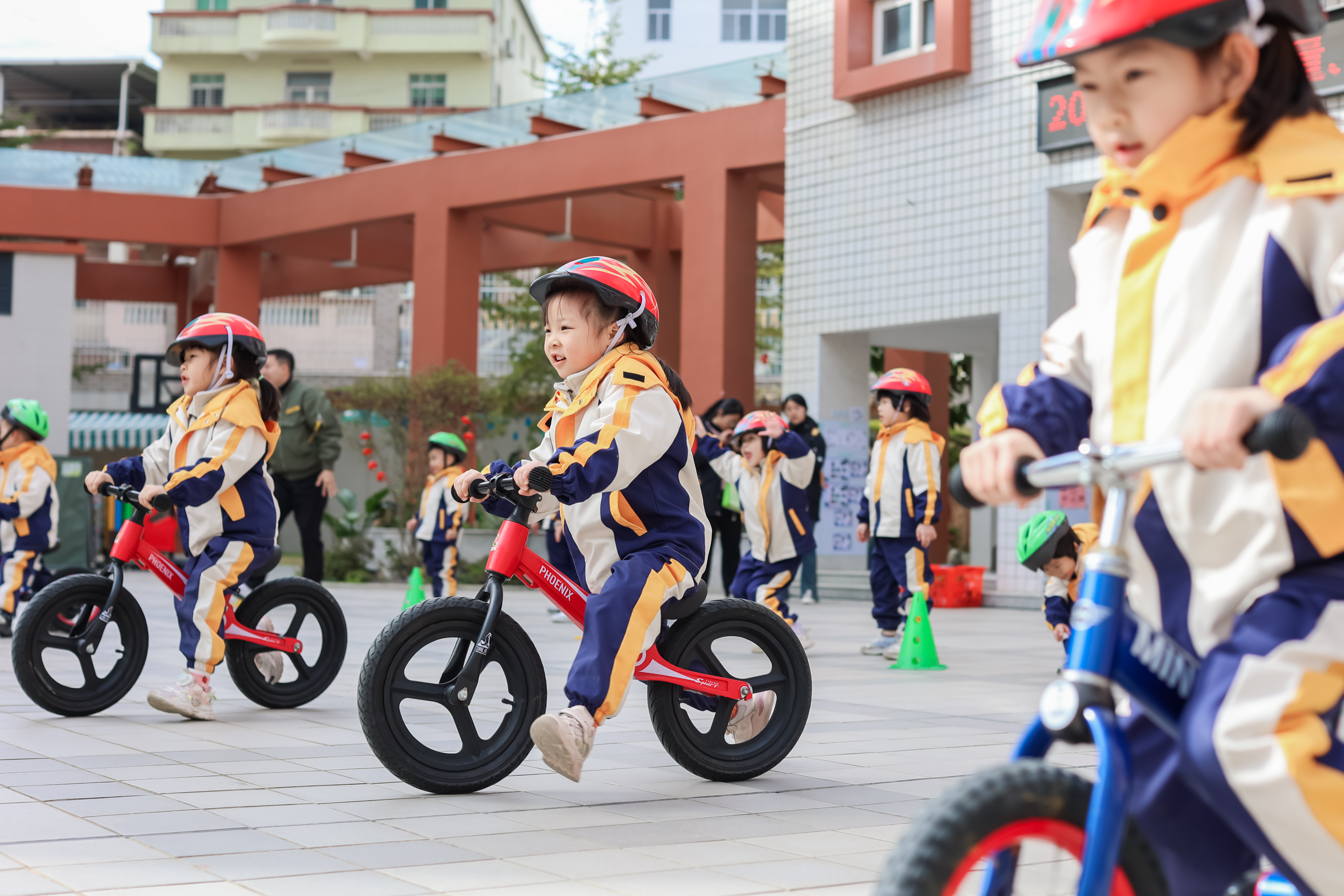 晋江实WilliamHill幼：打造“运动即课程环境即教育”独特生态(图3)