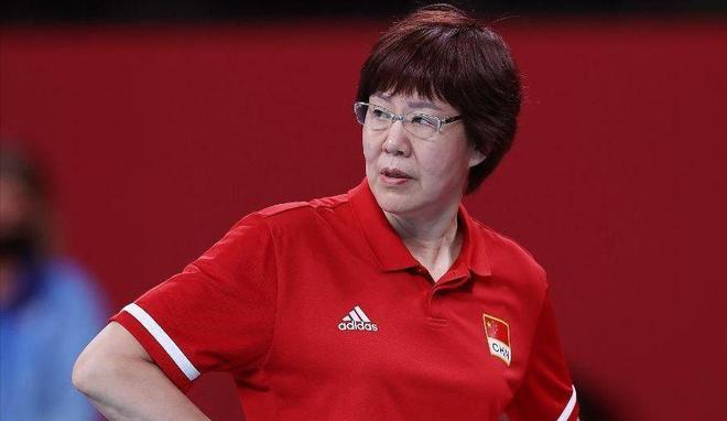 从“铁榔头”到“整容狂魔”64岁医美失败的郎平近况大有反转(图5)
