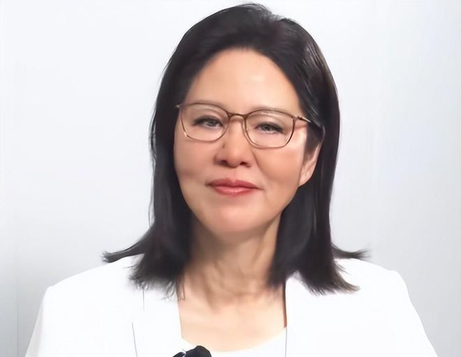 从“铁榔头”到“整容狂魔”64岁医美失败的郎平近况大有反转(图15)
