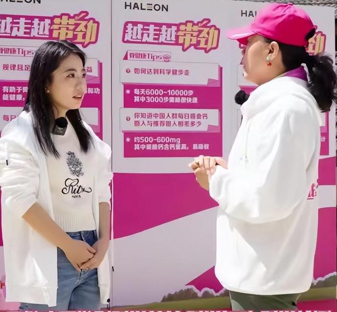 从“铁榔头”到“整容狂魔”64岁医美失败的郎平近况大有反转(图19)